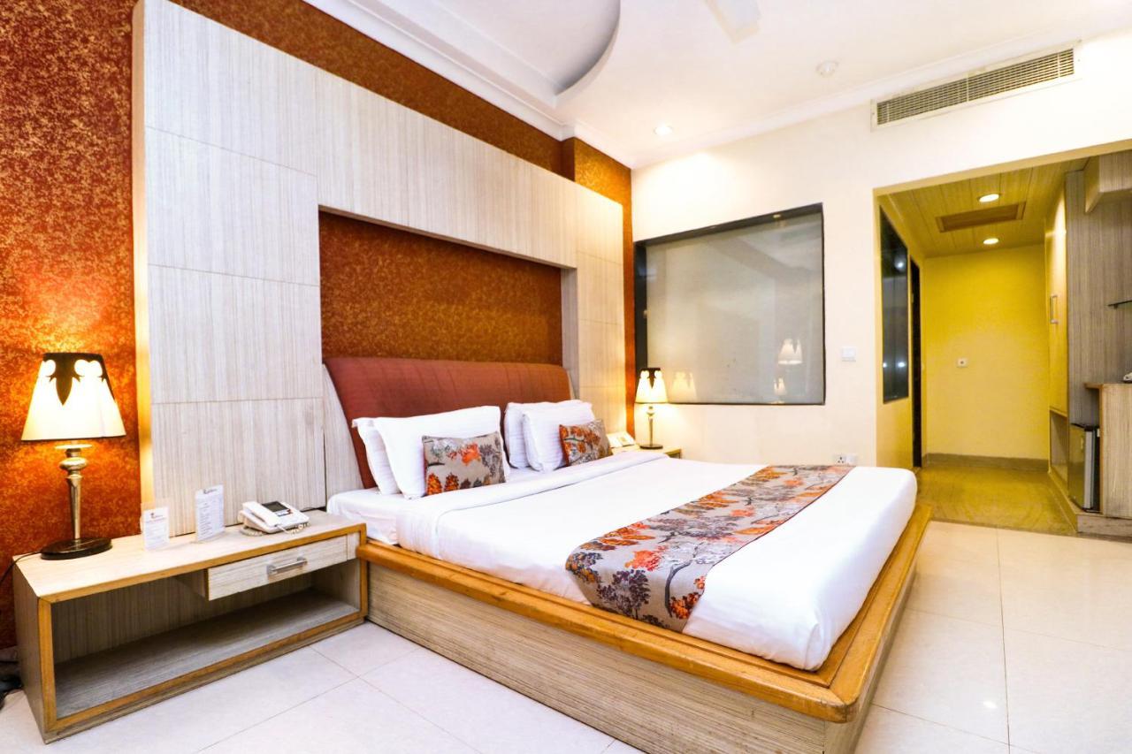 Hotel Rajshree & Spa Chandigarh Exterior photo