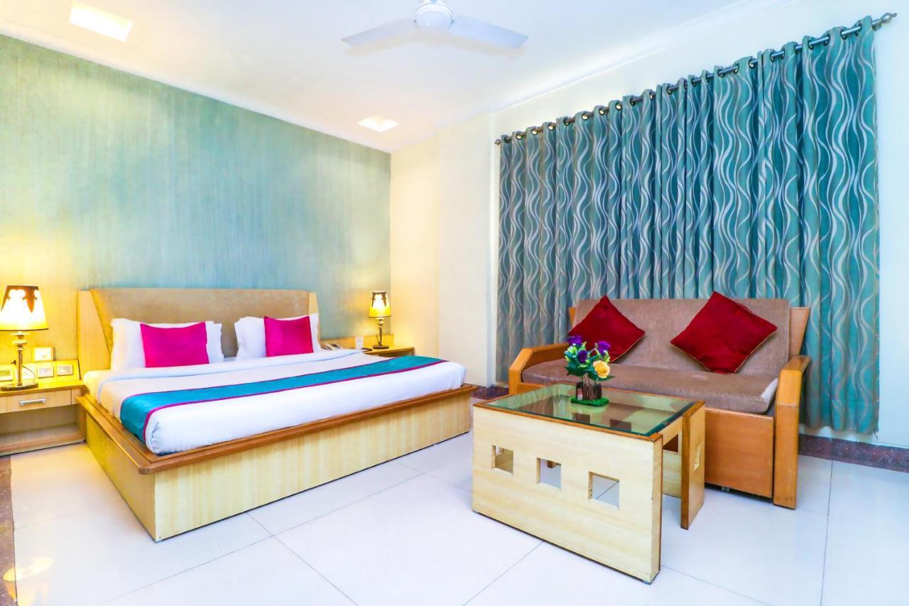 Hotel Rajshree & Spa Chandigarh Exterior photo