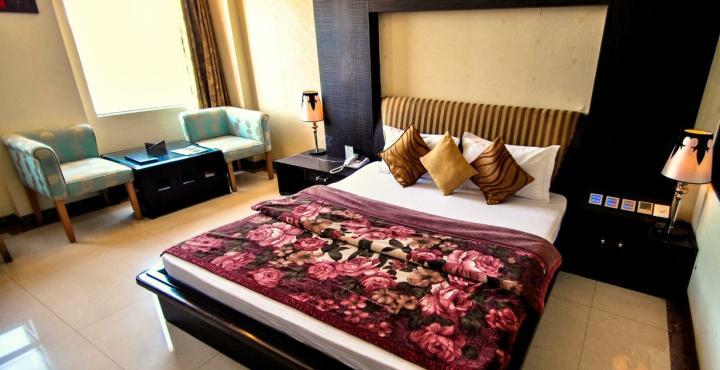 Hotel Rajshree & Spa Chandigarh Exterior photo