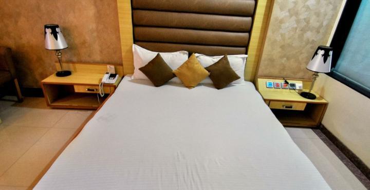 Hotel Rajshree & Spa Chandigarh Exterior photo